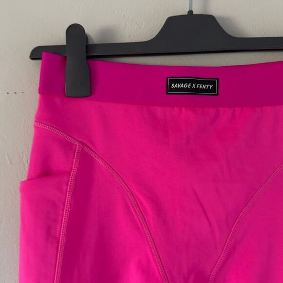 ⭕️ SAVAGE X FENTY Leggings Neon Pink Medium - Picture 1 of 5